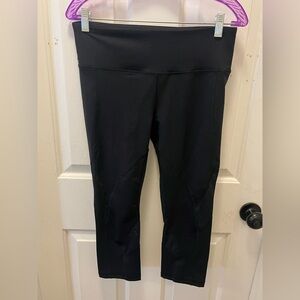 NWOT Shape Cropped Leggings - Black - Sz Medium